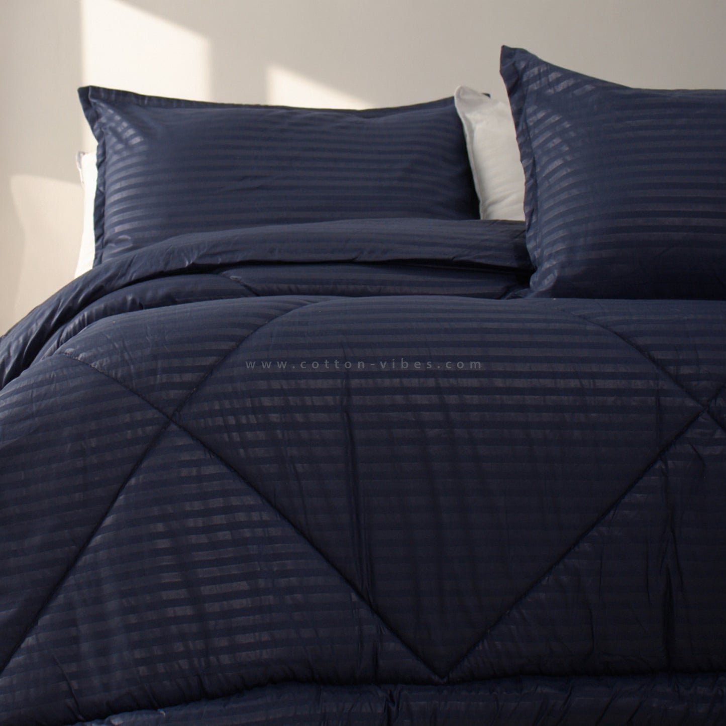 Luxury Hotel Striped Cotton Duvet with Pillowcases - Navy