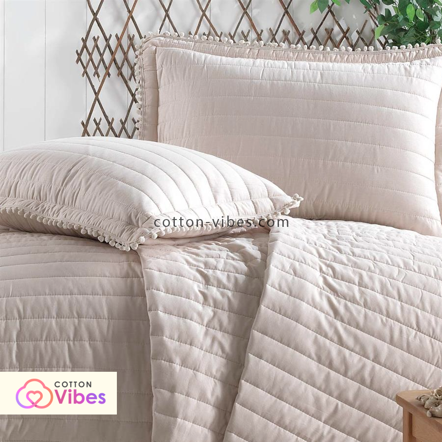 Quilted Summer Cotton Coverlet with Pillowcases – Offwhite